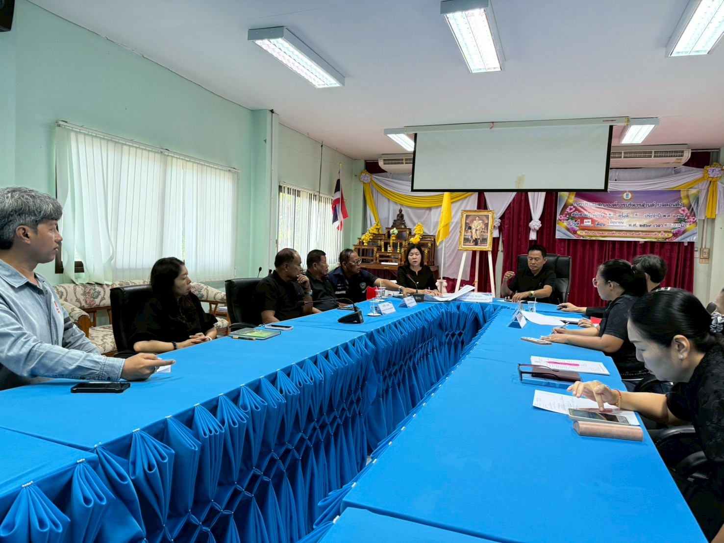 ประชุมพิจารณา (ร่าง) จัดทำแผนพัฒนาบุคลากร อบต.ดอนดึง 3 ปี (พ.ศ.2570 – 2572)